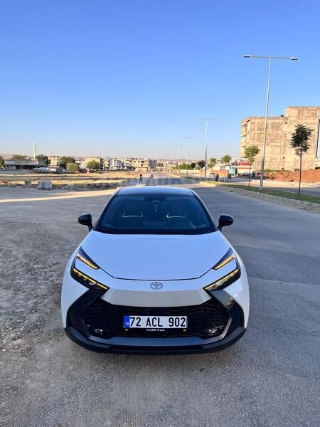 Sahibinden Toyota Prius 1.8 Hybrid Premium 2025 Model Batman 6.536 km Beyaz