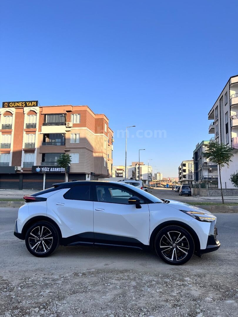 Sahibinden Toyota Prius 1.8 Hybrid Premium 2025 Model Batman 6.536 km Beyaz 5