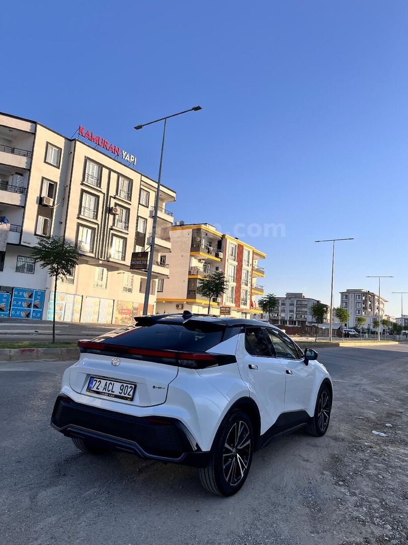 Sahibinden Toyota Prius 1.8 Hybrid Premium 2025 Model Batman 6.536 km Beyaz 4