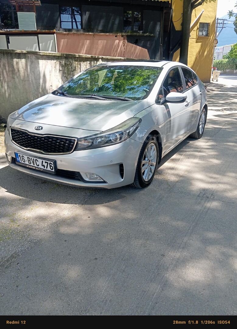 Sahibinden Kia Cerato 1.6 CRDi Concept Plus 2016 Model Bursa 190.400 km Gri 3