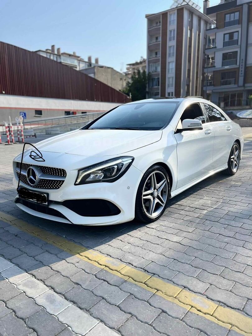 Sahibinden Mercedes - Benz CLA 200 AMG 2017 Model Balıkesir 76.000 km Beyaz 3