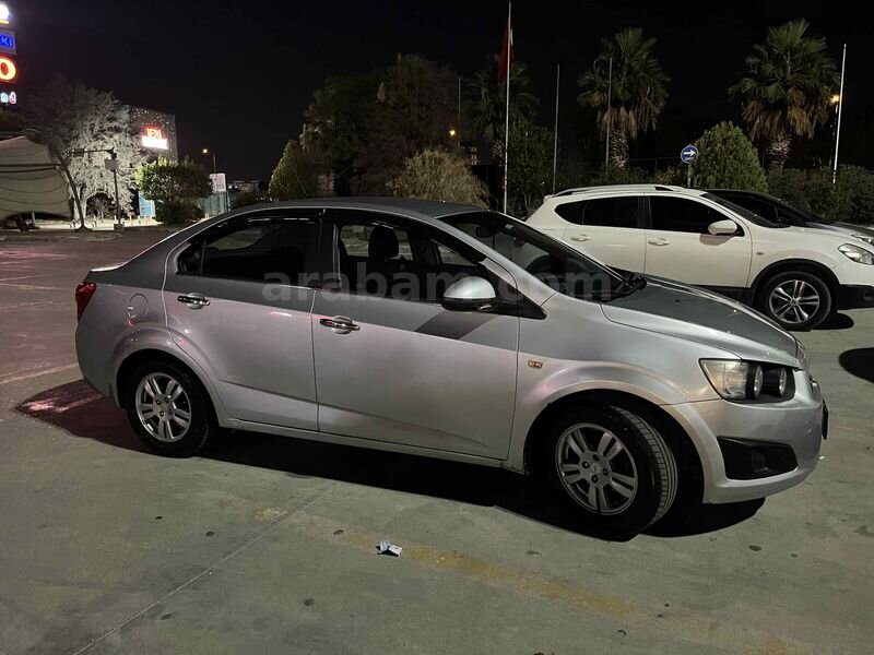Sahibinden Chevrolet Aveo 1.4 LT 2011 Model İzmir 260.000 km Gri (Gümüş)