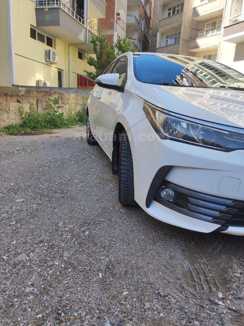 Sahibinden Toyota Corolla 1.4 D-4D Advance 2018 Model Samsun 295.000 km Beyaz 5