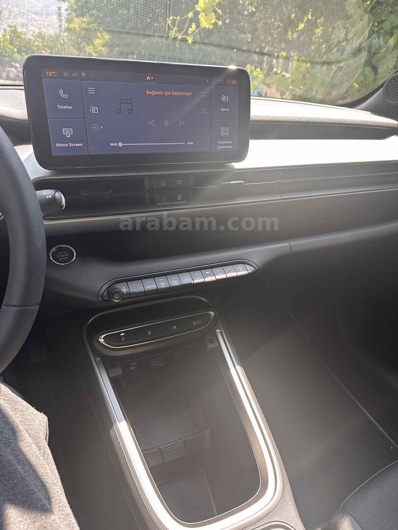 Sahibinden Jeep Avenger Hybrid 1.2 Summit 2025 Model Denizli 6.001 km Beyaz 5