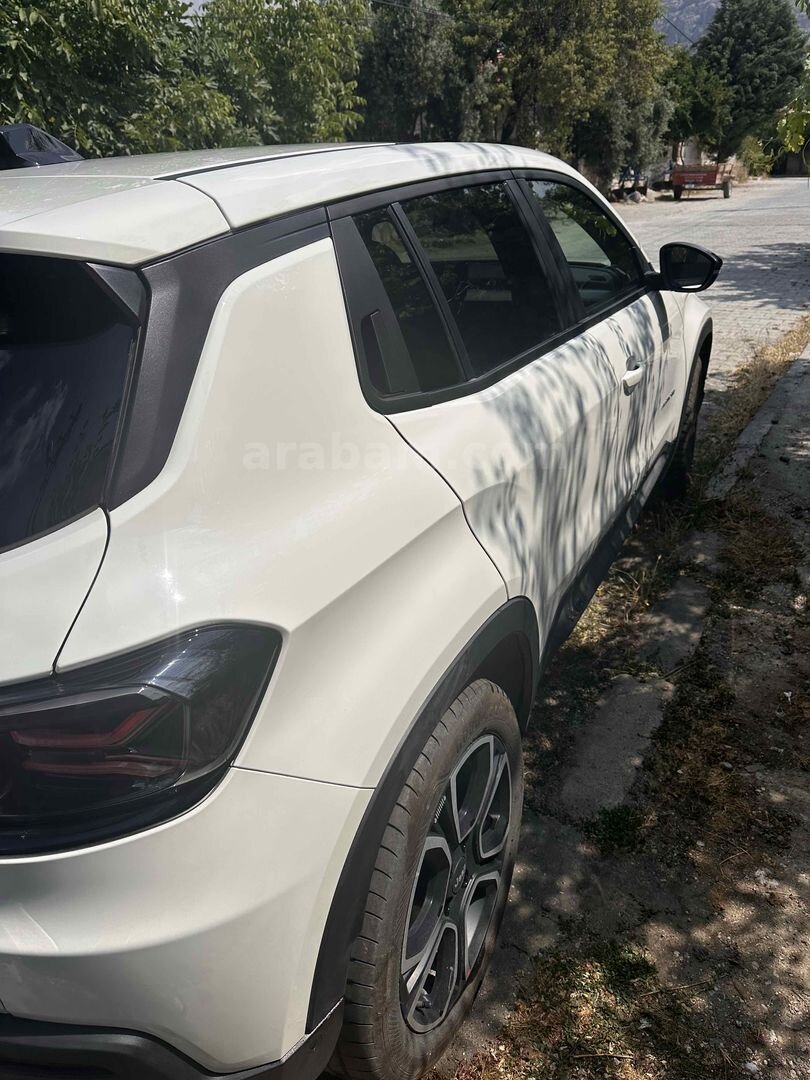 Sahibinden Jeep Avenger Hybrid 1.2 Summit 2025 Model Denizli 6.001 km Beyaz 3