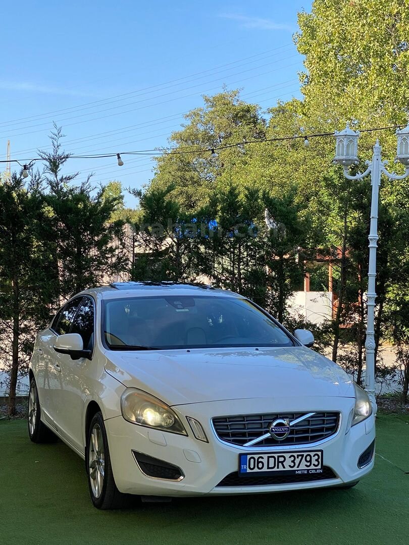 Sahibinden Volvo S60 2.0 D Advance 2012 Model Samsun 301.000 km Beyaz 3
