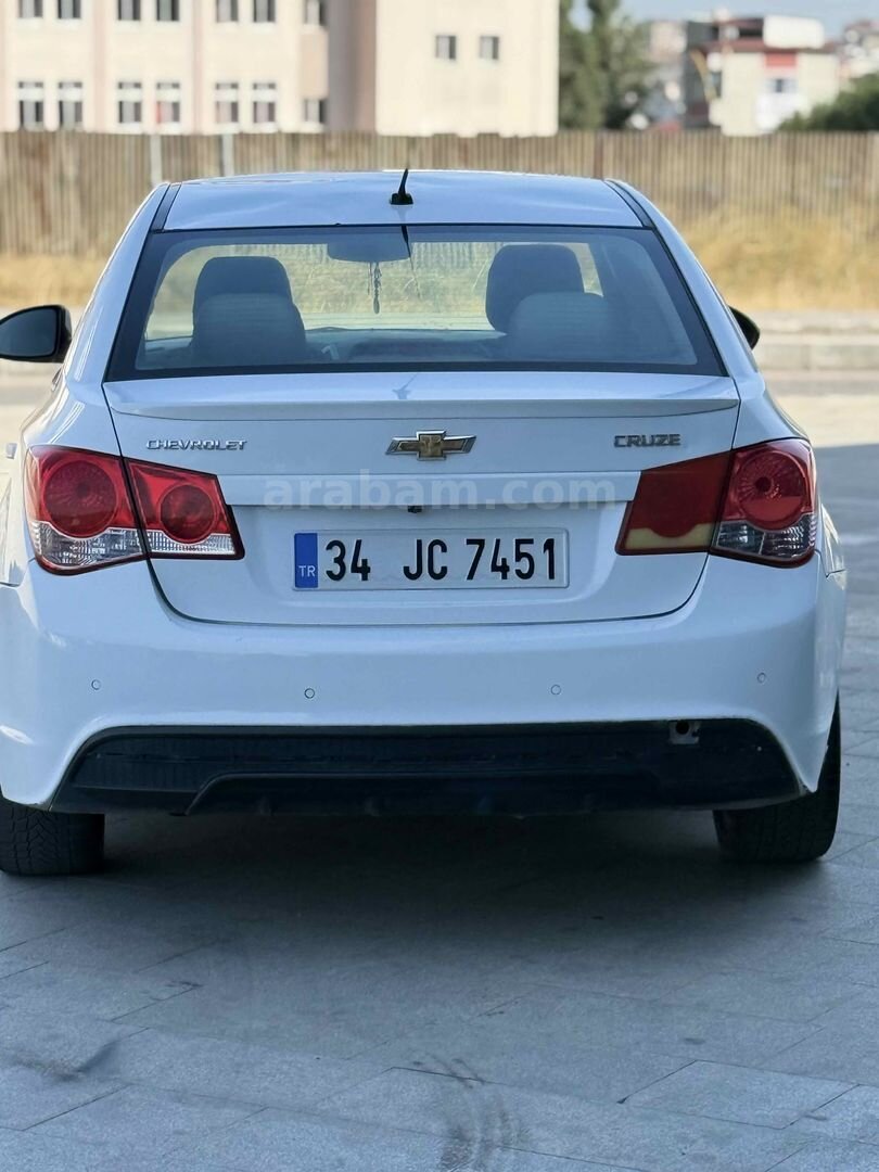 Galeriden Chevrolet Cruze 1.6 Sport Plus 2013 Model Kocaeli 174.500 km Beyaz 4