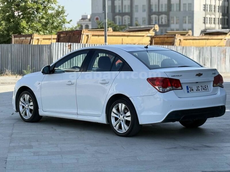 Galeriden Chevrolet Cruze 1.6 Sport Plus 2013 Model Kocaeli 174.500 km Beyaz