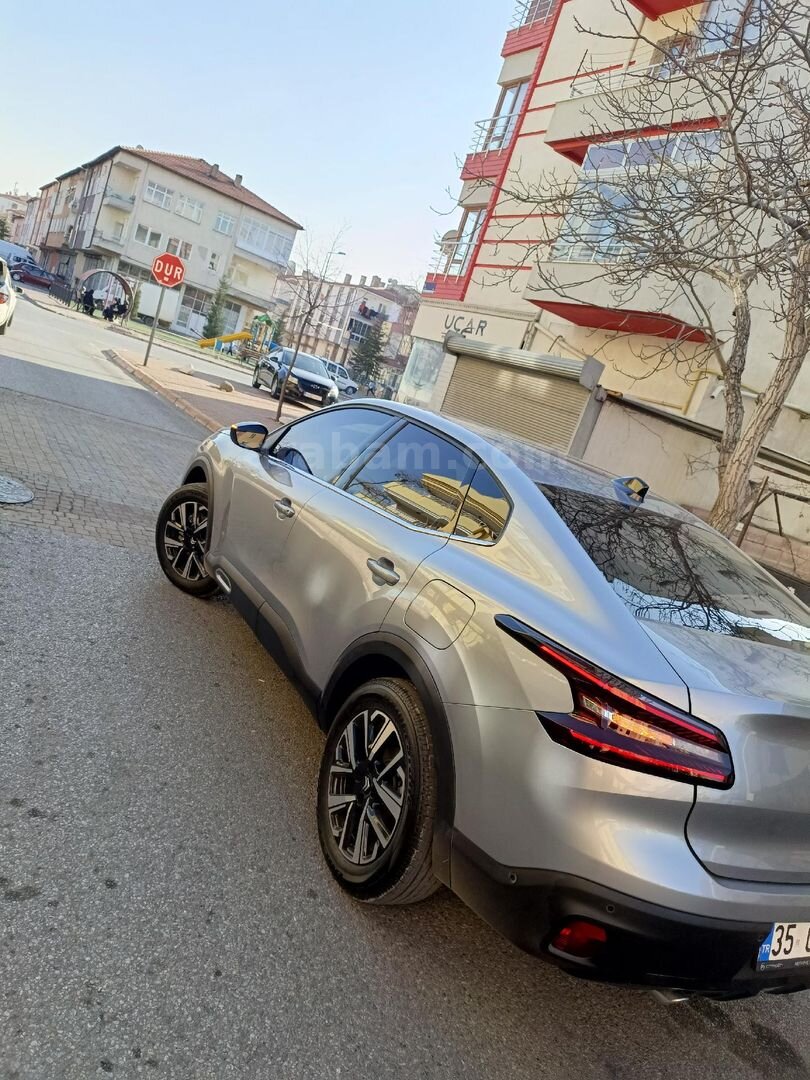 Sahibinden Citroen C4 X 1.2 PureTech Shine 2024 Model İzmir 13.000 km Gri (metalik) 1