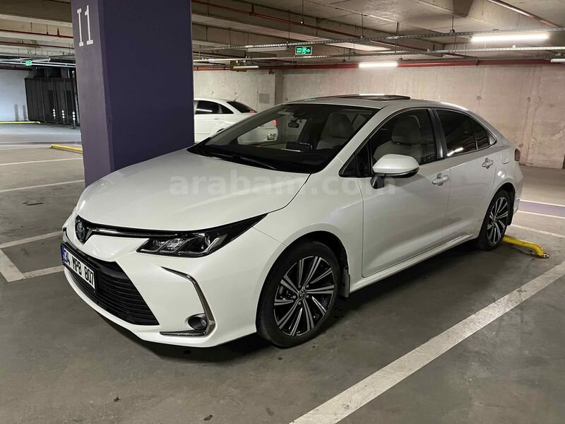 Sahibinden Toyota Corolla 1.8 Hybrid Flame X-Pack 2022 Model İstanbul 45.000 km Şampanya