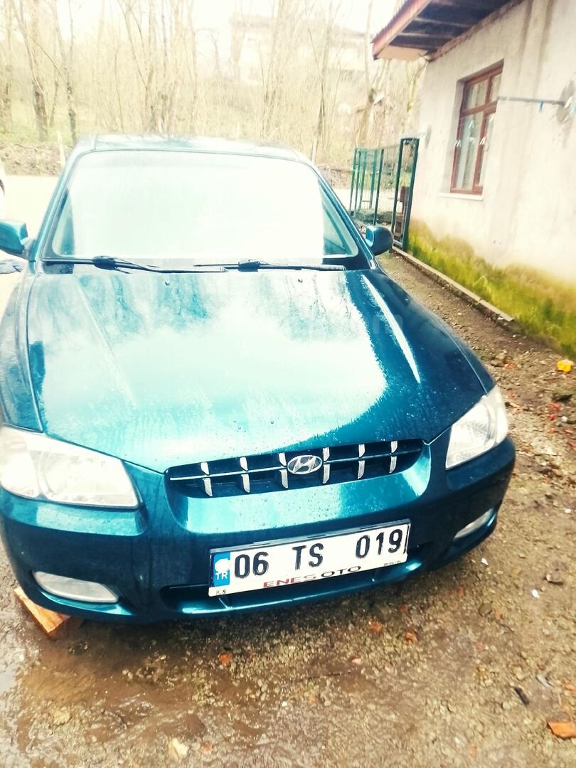 Sahibinden Hyundai Accent 1.3 LX 2000 Model Bartın 235.000 km Yeşil 3