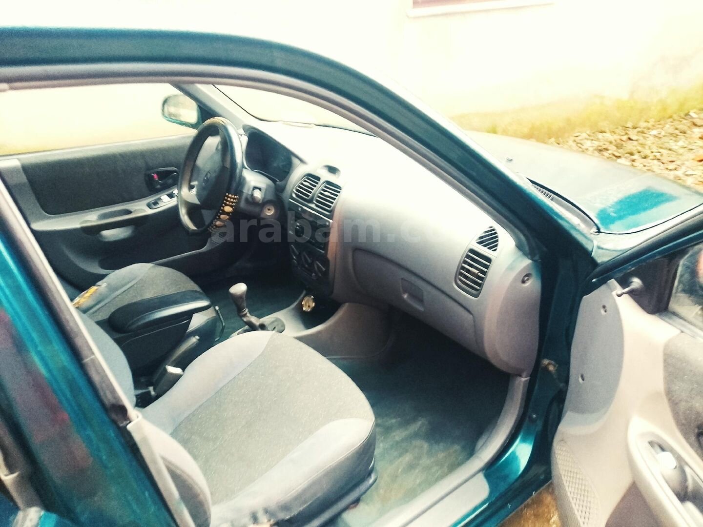 Sahibinden Hyundai Accent 1.3 LX 2000 Model Bartın 235.000 km Yeşil 6