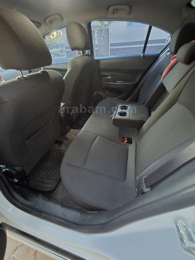 Sahibinden Chevrolet Cruze 1.6 Sport 2013 Model Aydın 110.000 km Beyaz 7
