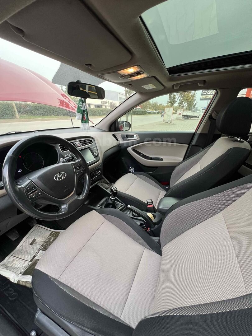 Sahibinden Hyundai i20 1.4 CRDi Style 2019 Model Bursa 155.000 km Kırmızı 6