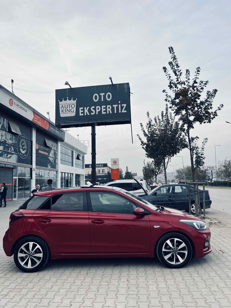 Sahibinden Hyundai i20 1.4 CRDi Style 2019 Model Bursa 155.000 km Kırmızı 3