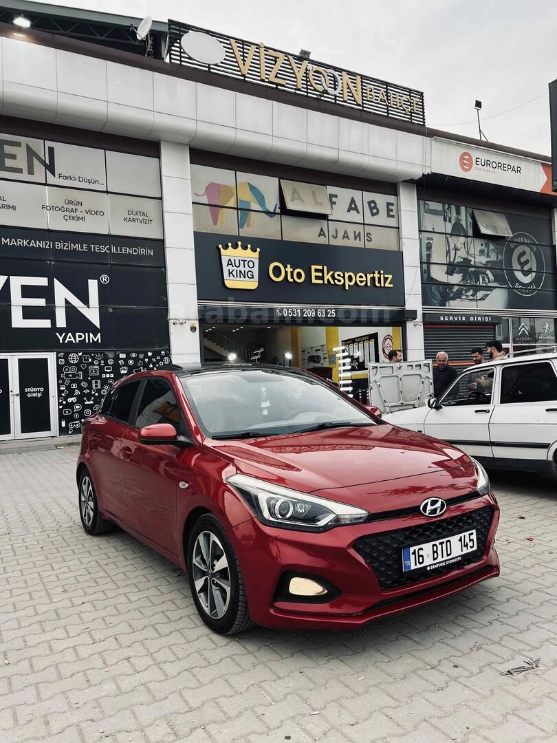 Sahibinden Hyundai i20 1.4 CRDi Style 2019 Model Bursa 155.000 km Kırmızı 1