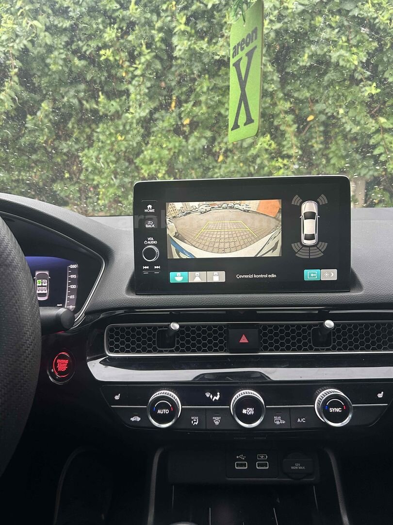 Sahibinden Honda Civic 1.5 i-VTEC Executive Plus 2021 Model Kayseri 93.700 km Beyaz 4