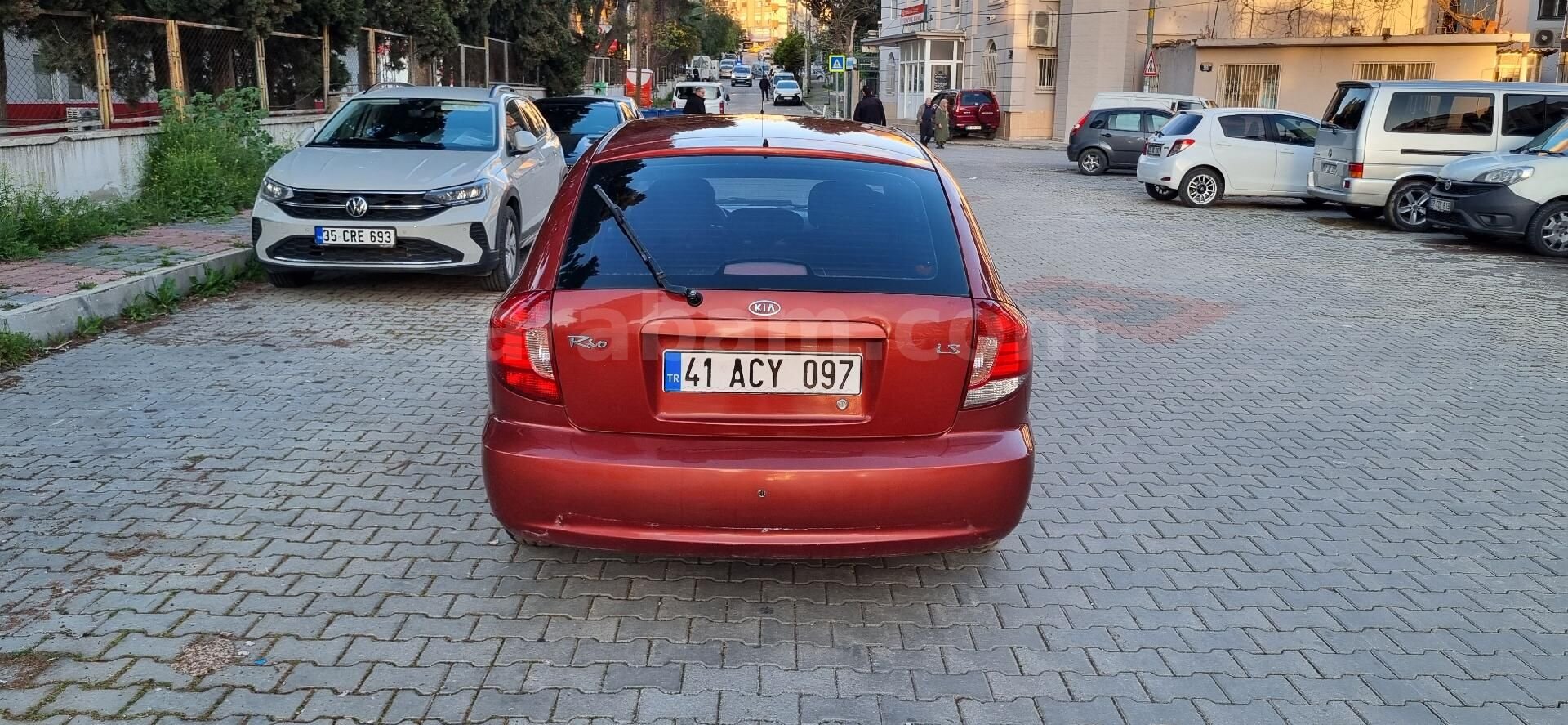 Sahibinden Kia Rio 1.5 Trend 2004 Model İzmir 236.000 km Kırmızı 3