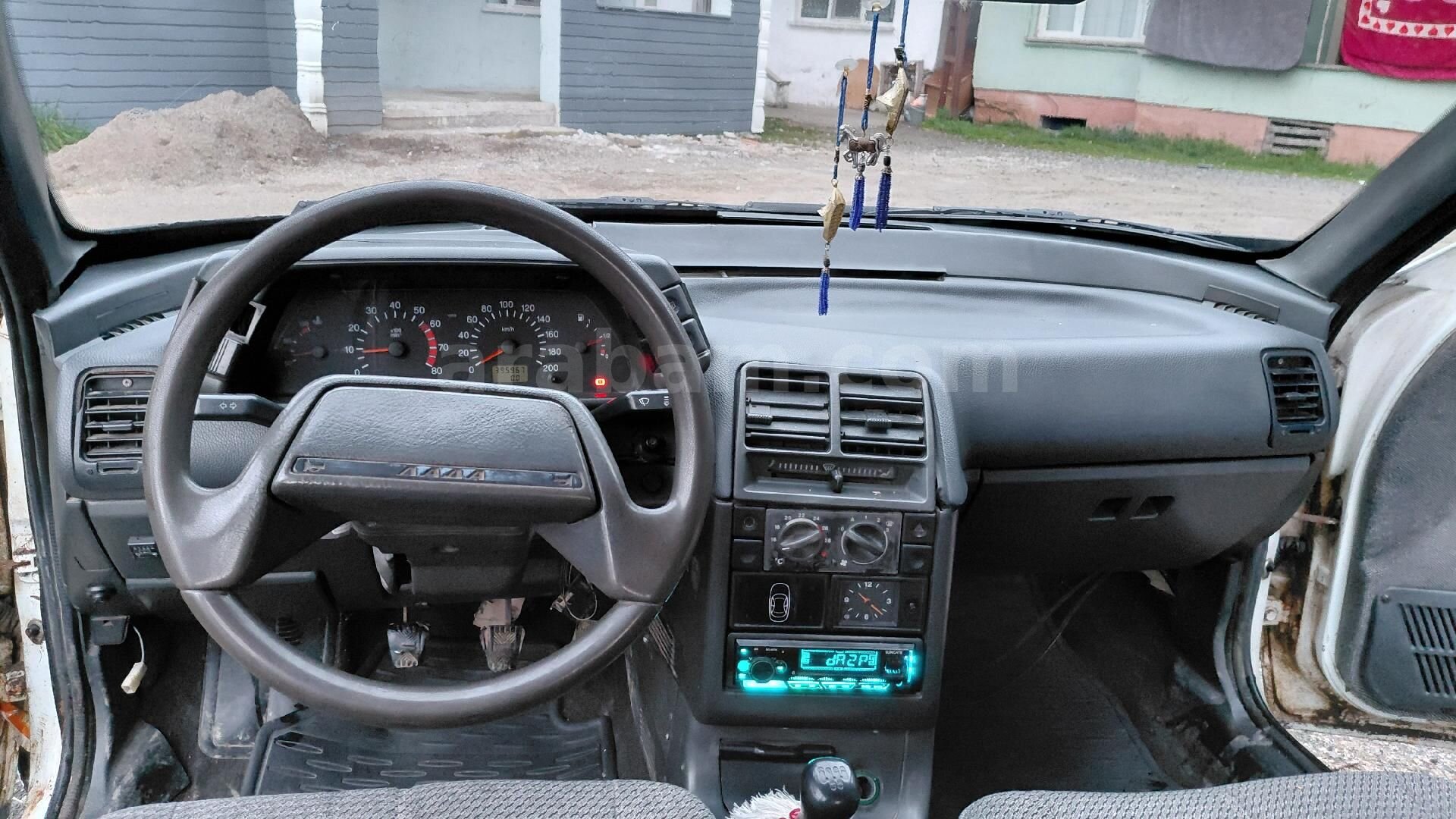 Sahibinden Lada Vega 1.5 2000 Model Samsun 400.000 km Beyaz 7