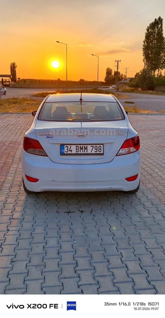 Sahibinden Hyundai Accent Blue 1.6 CRDI Mode Plus 2018 Model Van 163.000 km Beyaz 4