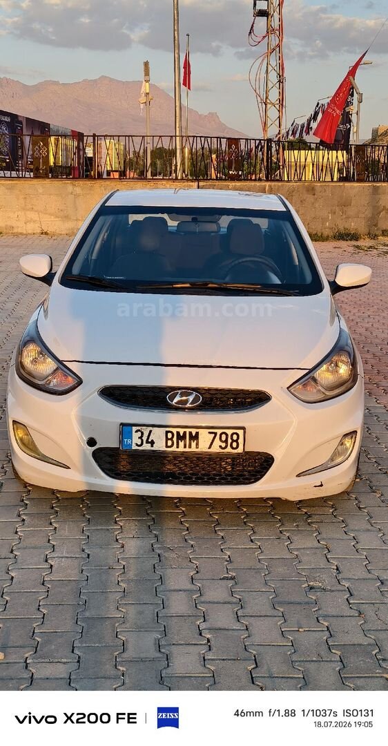 Sahibinden Hyundai Accent Blue 1.6 CRDI Mode Plus 2018 Model Van 163.000 km Beyaz 6