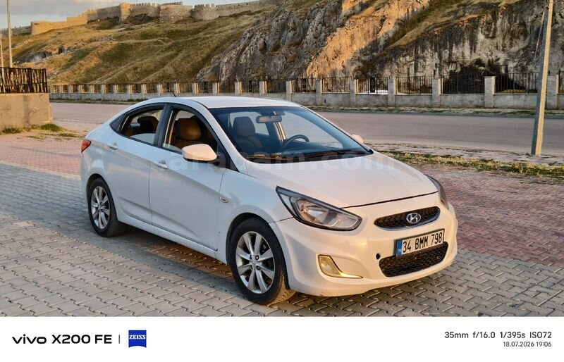 Sahibinden Hyundai Accent Blue 1.6 CRDI Mode Plus 2018 Model Van 163.000 km Beyaz