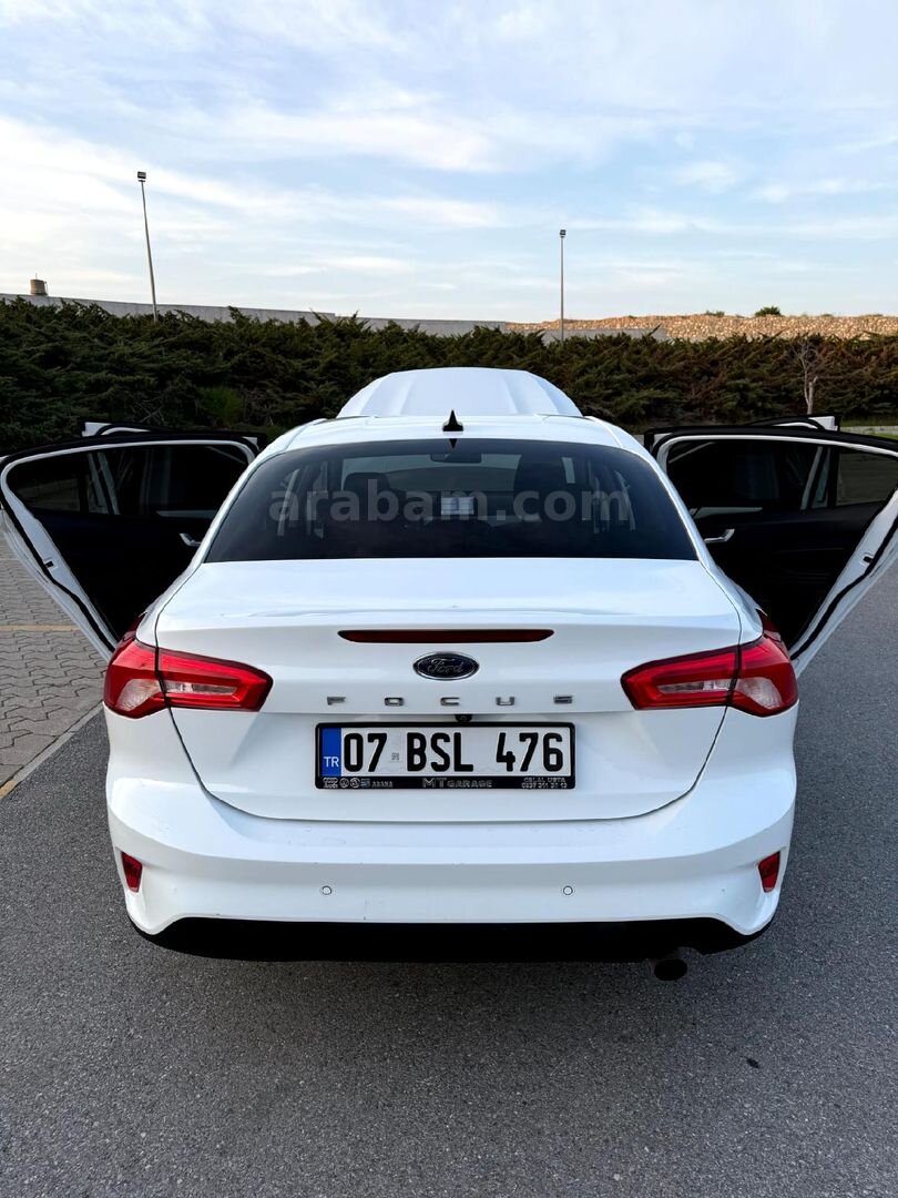 Sahibinden Ford Focus 1.5 TDCi Titanium 2020 Model Adana 171.000 km Beyaz 3