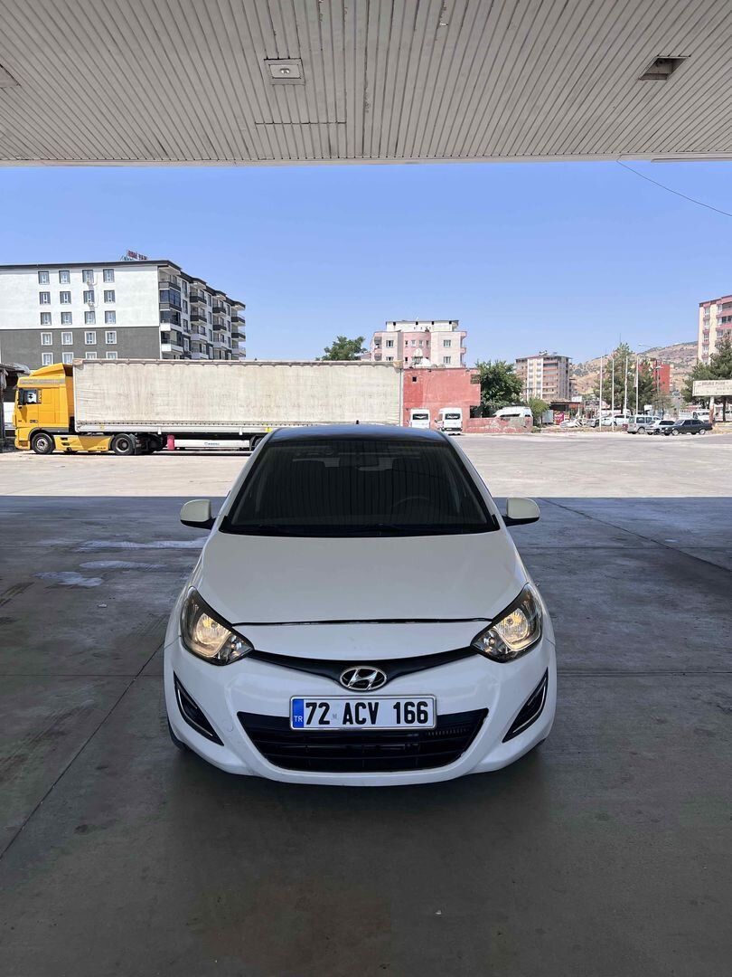 Galeriden Hyundai i20 1.4 CRDi Style 2013 Model Batman 157.258 km Beyaz 5