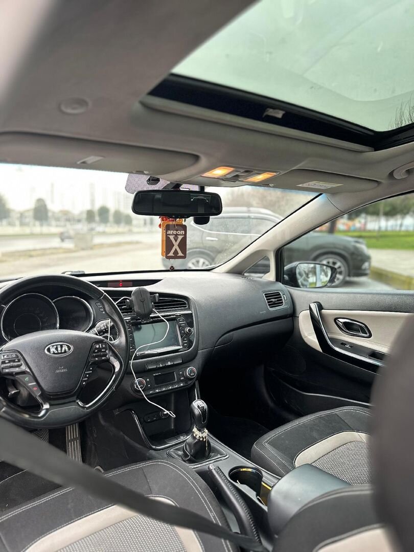 Sahibinden Kia Ceed 1.6 CRDi Concept Plus 2014 Model İstanbul 256.000 km Siyah 5