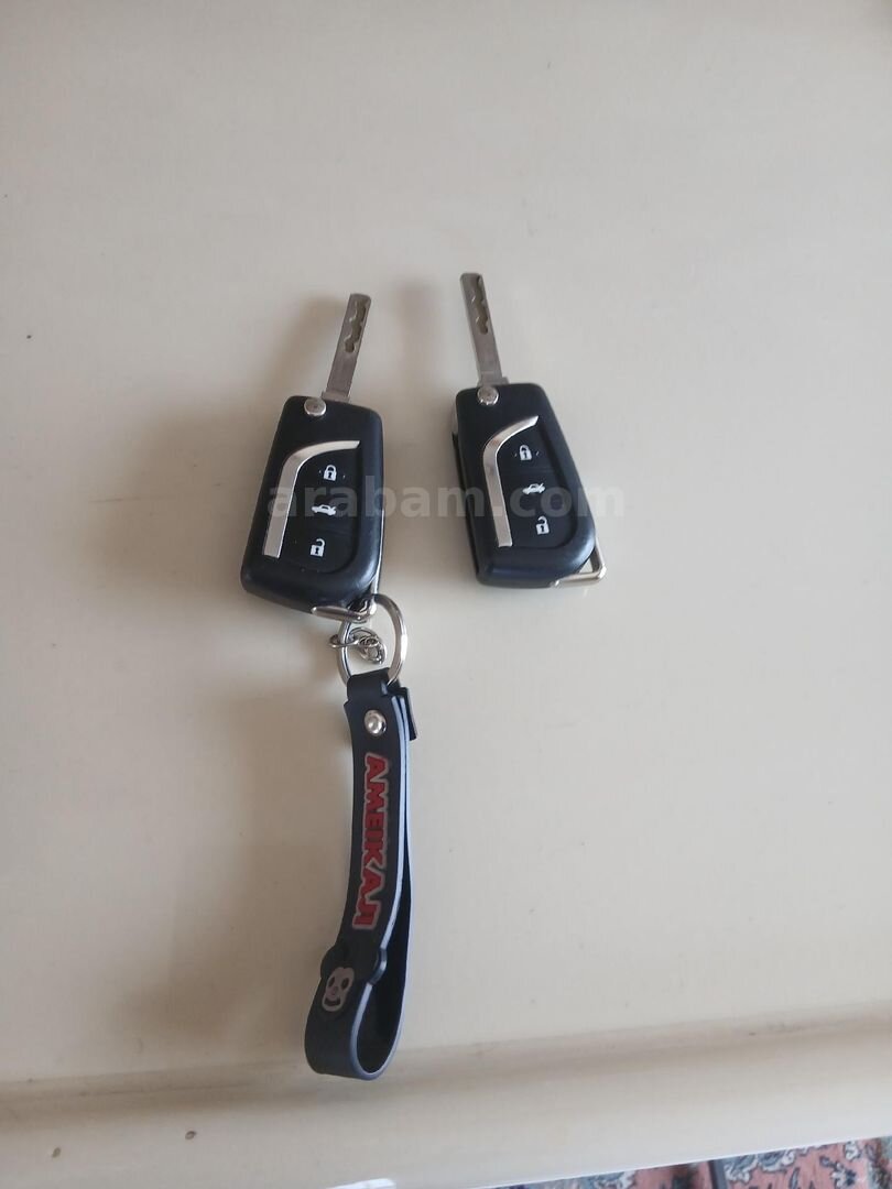Sahibinden Toyota Corolla 1.33 Life 2014 Model İzmir 109.500 km Siyah 4