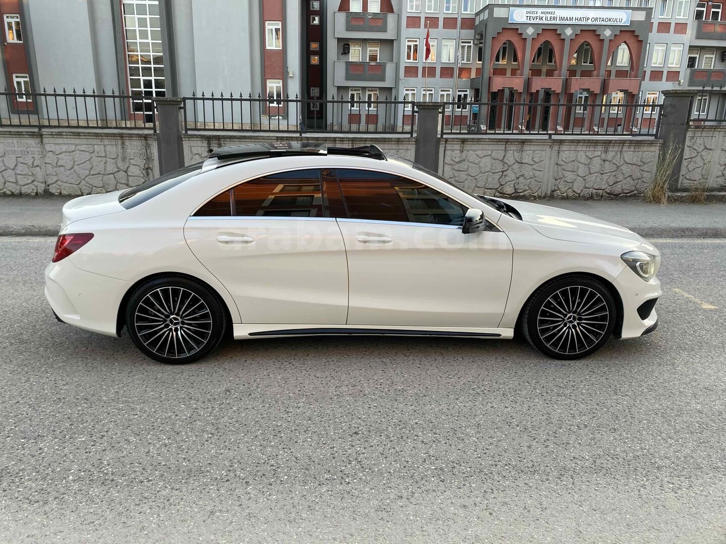 Sahibinden Mercedes - Benz CLA 180 CDI AMG 2014 Model Düzce 180.000 km Beyaz 6