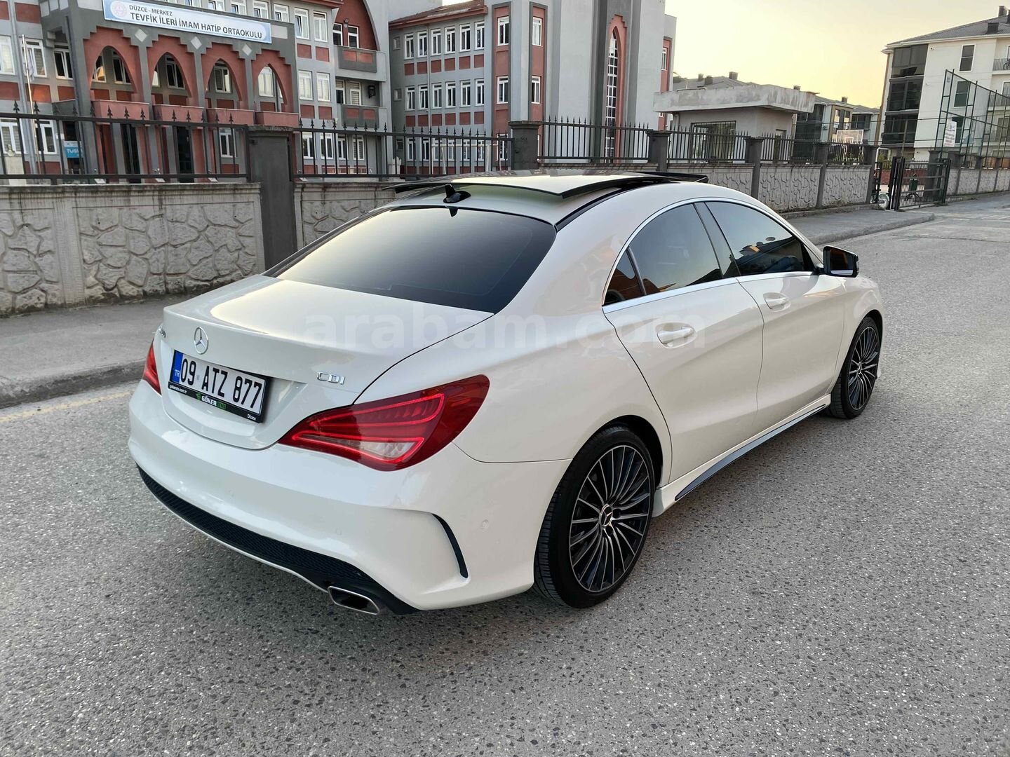 Sahibinden Mercedes - Benz CLA 180 CDI AMG 2014 Model Düzce 180.000 km Beyaz 4