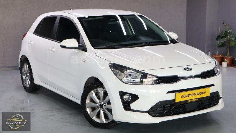 Galeriden Kia Rio 1.25 CVVT Elegance Tekno 2020 Model İstanbul 92.000 km Beyaz