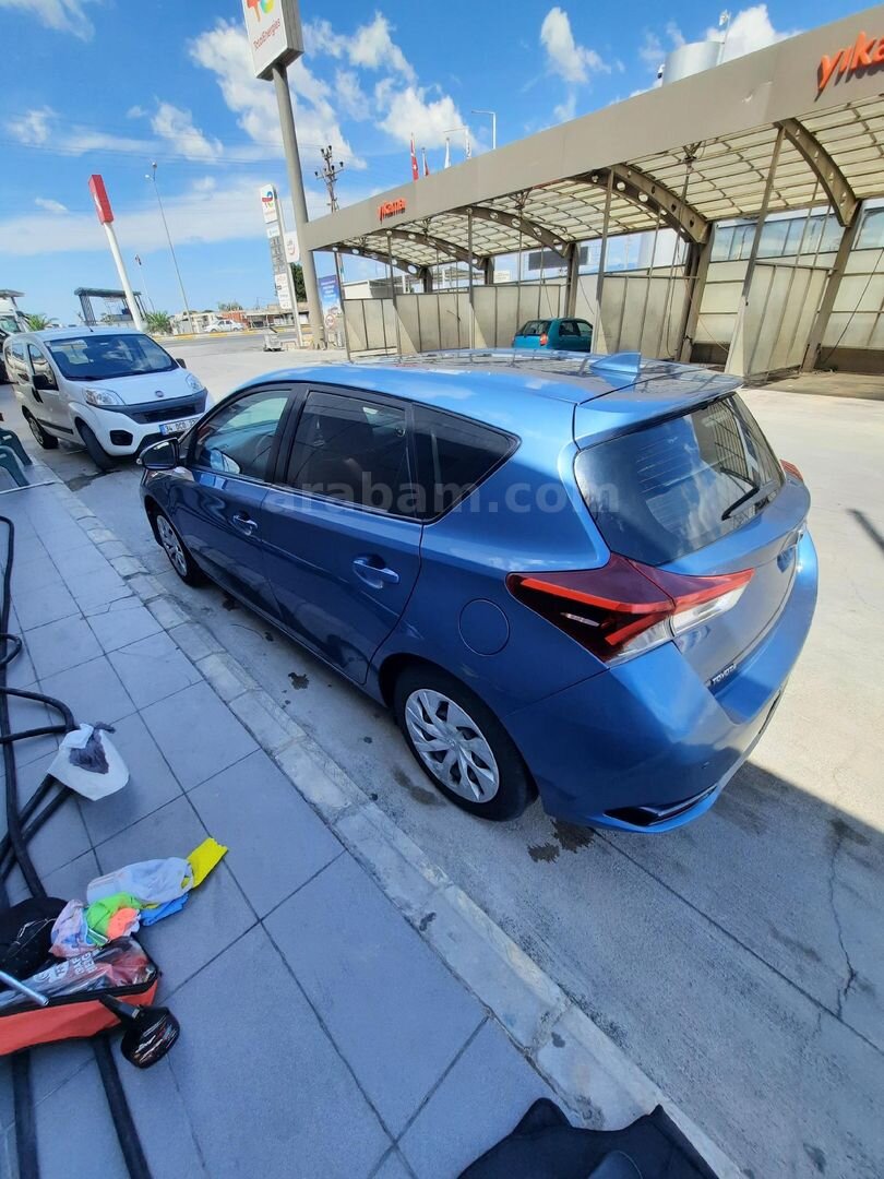 Sahibinden Toyota Auris 1.33 Life 2015 Model Balıkesir 155.376 km Mavi 4