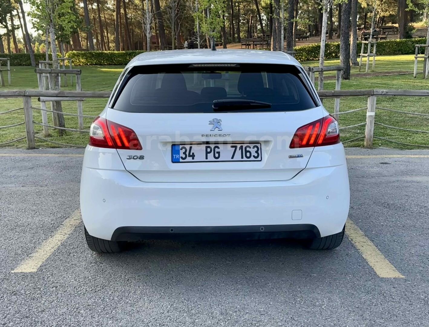 Galeriden Peugeot 308 1.6 BlueHdi Active 2015 Model İstanbul 199.000 km Beyaz 7