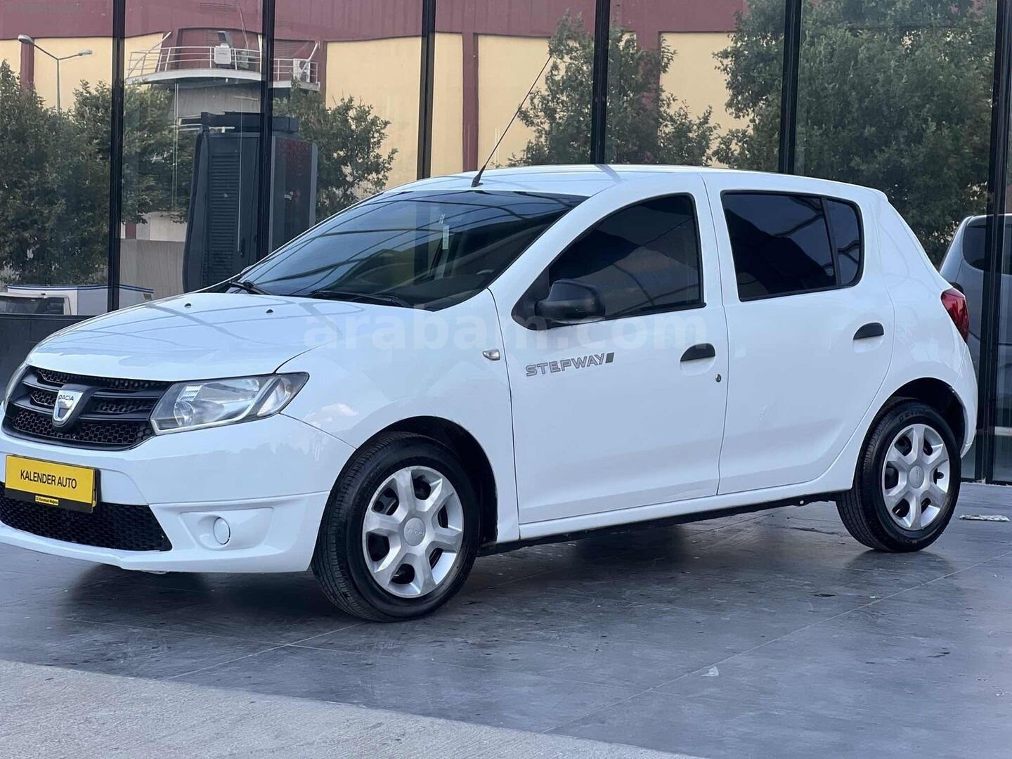 Galeriden Dacia Sandero 1.5 dCi Ambiance 2013 Model Gaziantep 257.000 km Beyaz 3