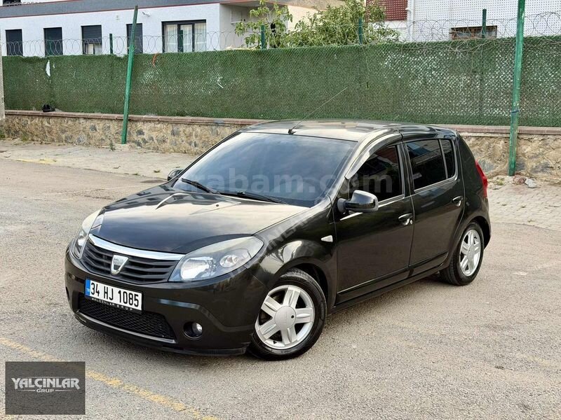 Galeriden Dacia Sandero 1.5 dCi Black Line 2011 Model İstanbul 144.000 km Füme