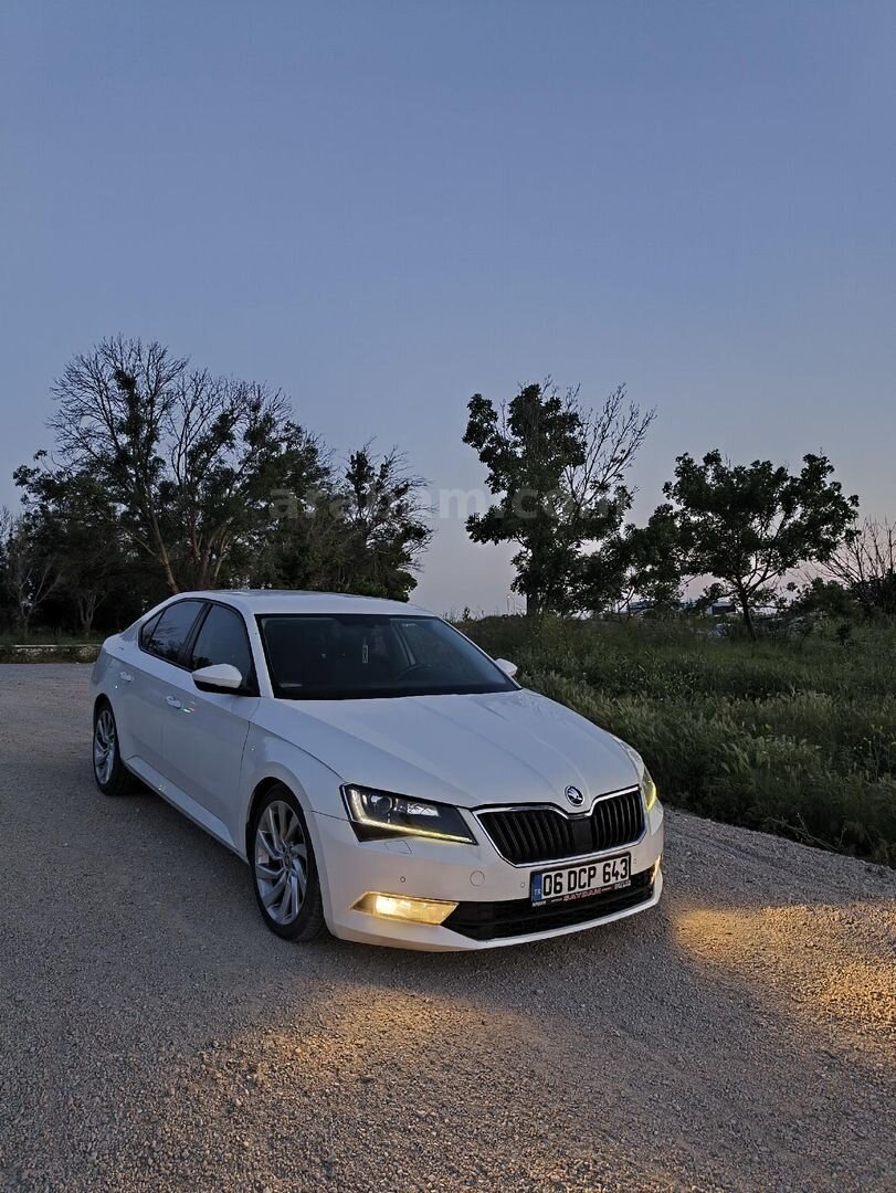 Sahibinden Skoda SuperB 1.6 TDI Comfort 2017 Model Kırşehir 250.000 km Beyaz 4