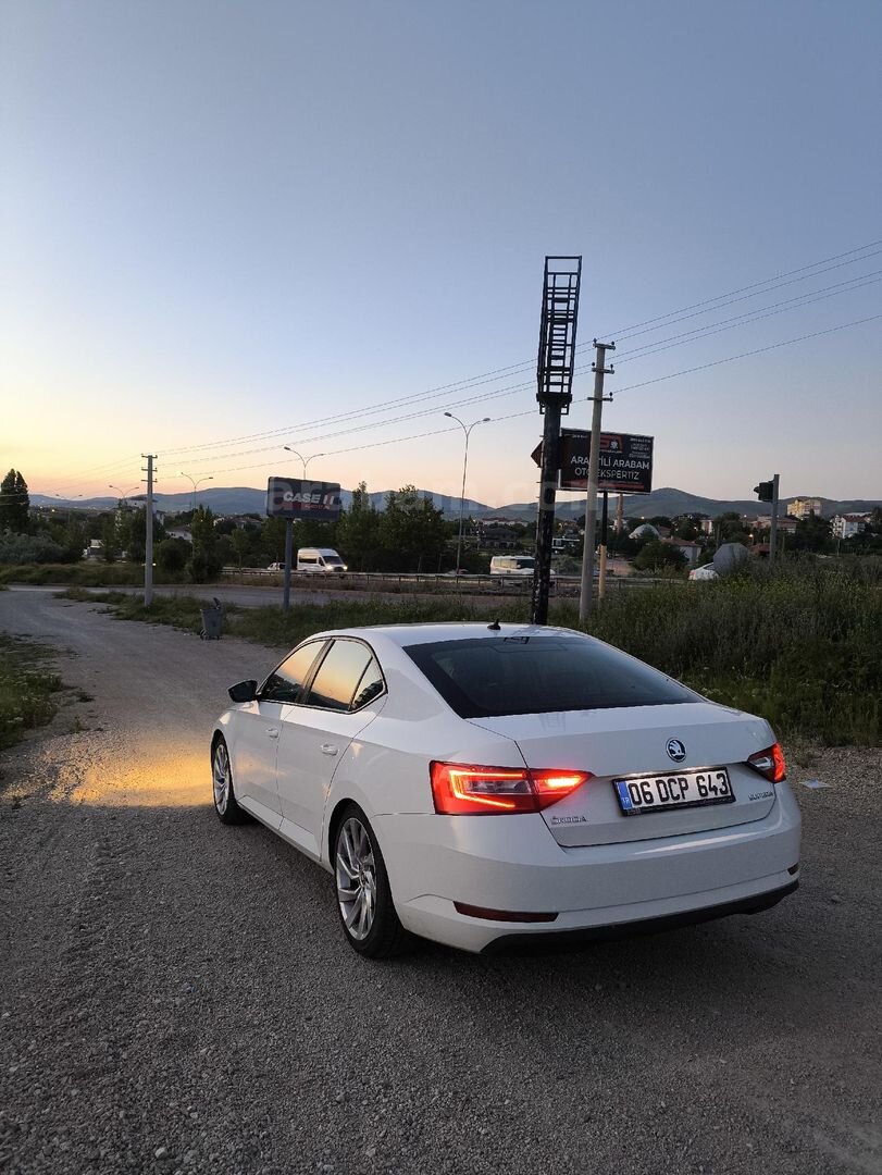 Sahibinden Skoda SuperB 1.6 TDI Comfort 2017 Model Kırşehir 250.000 km Beyaz 5