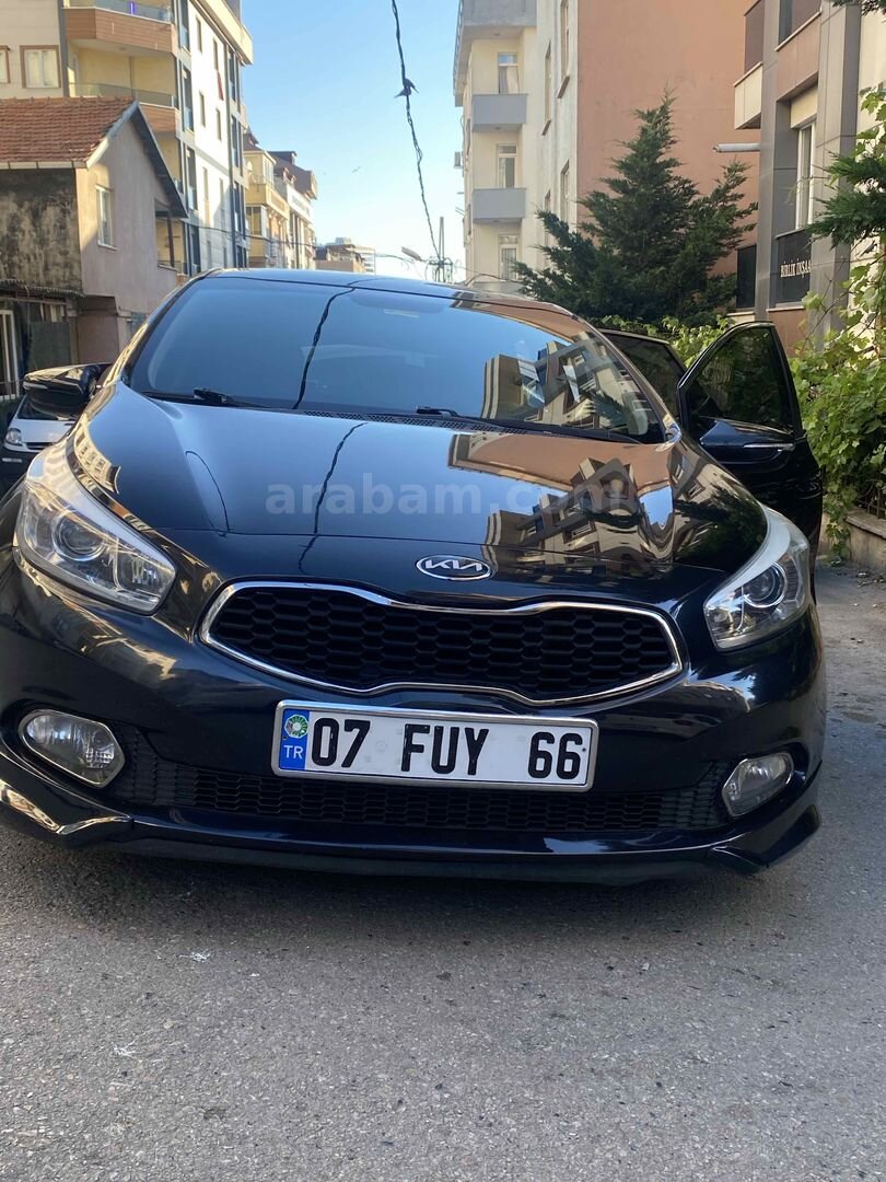 Sahibinden Kia Ceed 1.6 CRDi Concept 2013 Model İstanbul 133.000 km Siyah 2