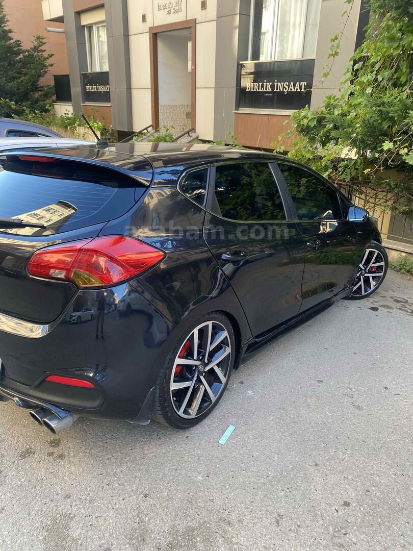 Sahibinden Kia Ceed 1.6 CRDi Concept 2013 Model İstanbul 133.000 km Siyah 7