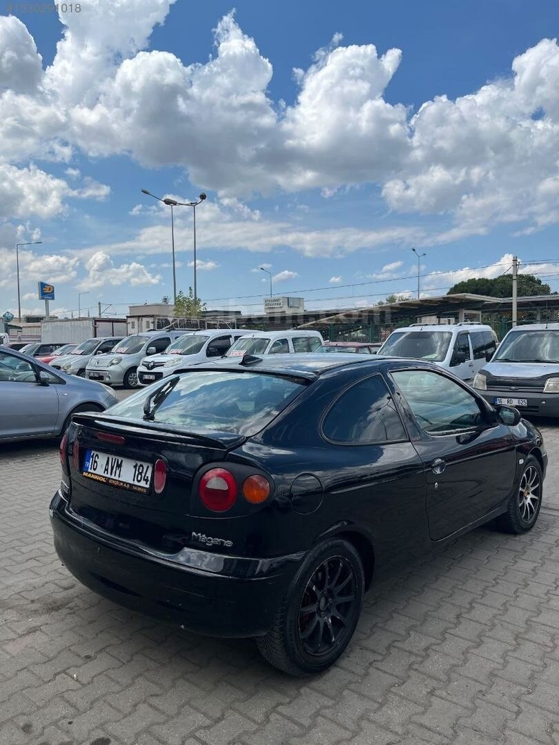 Galeriden Renault Megane 2.0 Coupe 1998 Model Bursa 210.000 km Siyah 4
