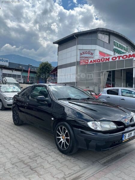 Galeriden Renault Megane 2.0 Coupe 1998 Model Bursa 210.000 km Siyah