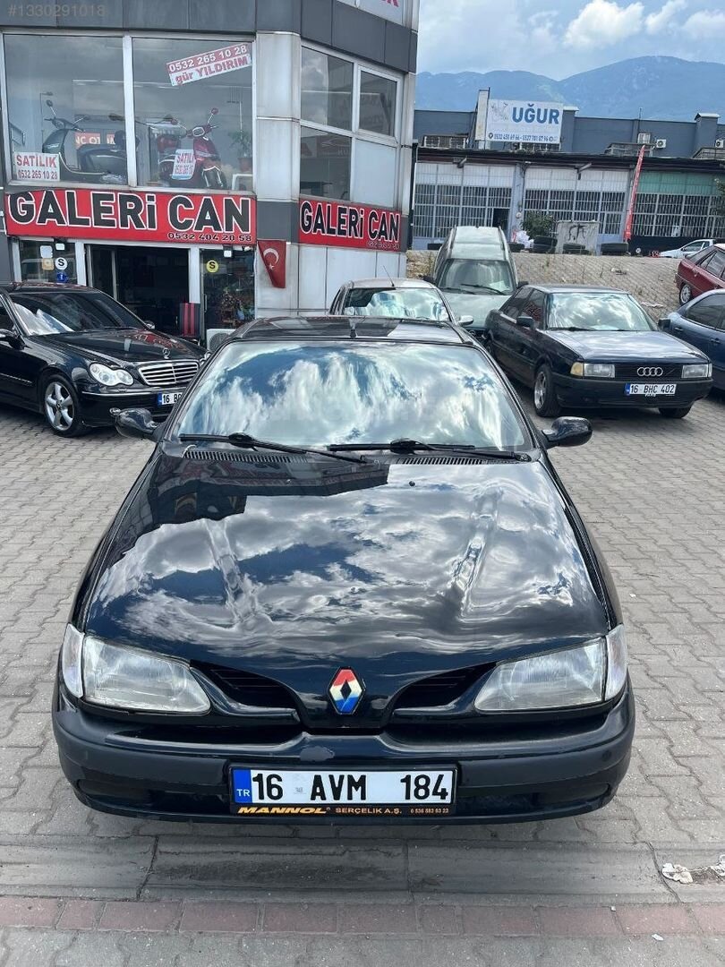 Galeriden Renault Megane 2.0 Coupe 1998 Model Bursa 210.000 km Siyah 3