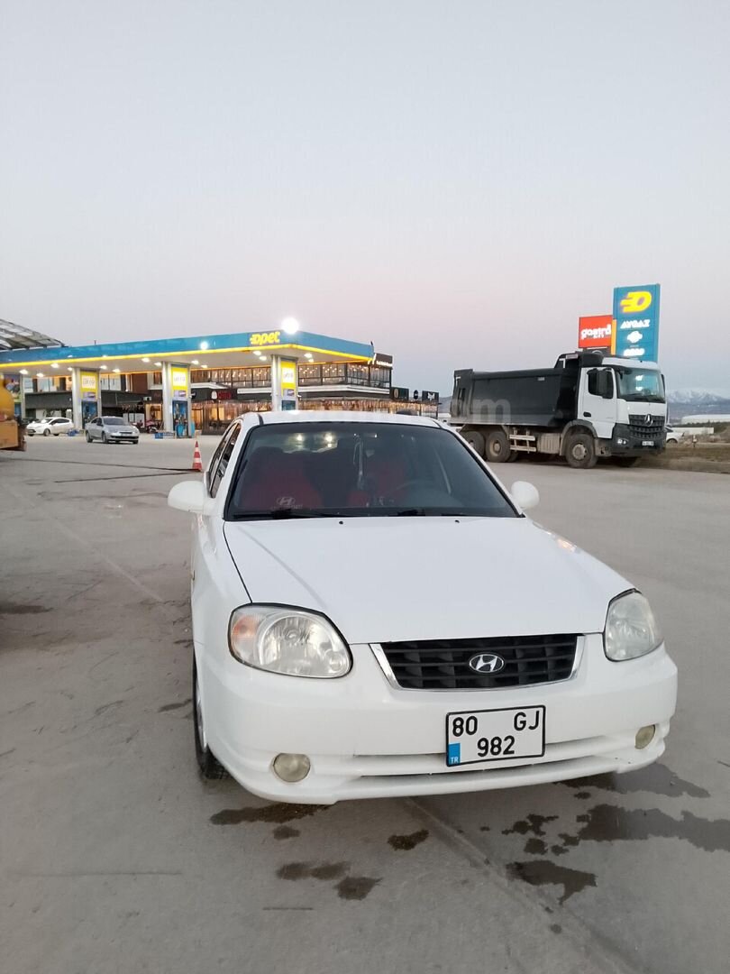 Sahibinden Hyundai Accent 1.6 Admire 2005 Model Malatya 326.000 km Beyaz 4