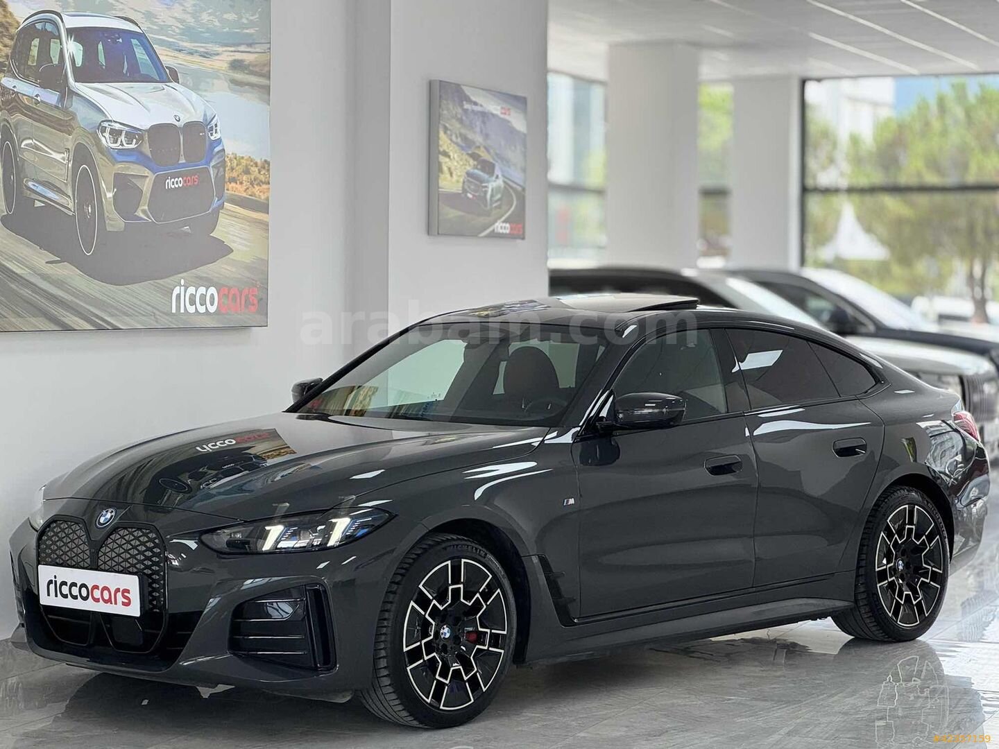 BMW İ4 EDRİVE 40 EDİTİON M SPORT DRAVİT GREY SIFIR AYARINDA