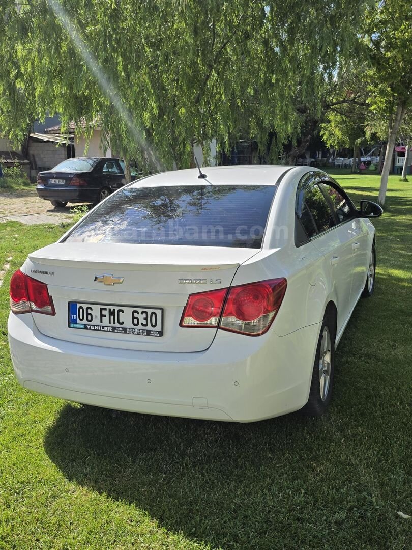 Sahibinden Chevrolet Cruze 1.6 LS 2010 Model Ankara 142.000 km Beyaz 4