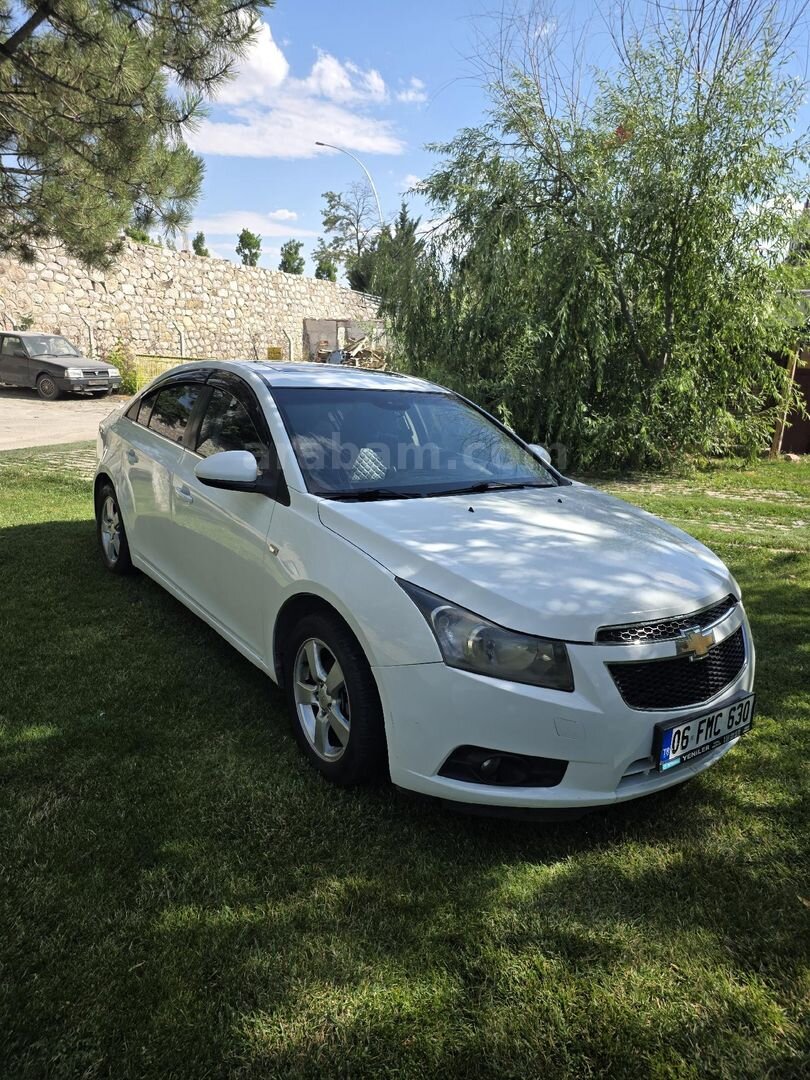 Sahibinden Chevrolet Cruze 1.6 LS 2010 Model Ankara 142.000 km Beyaz 6