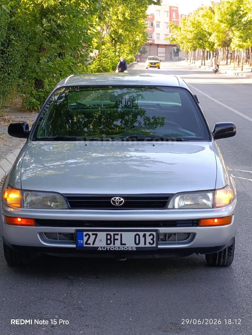 Sahibinden Toyota Corolla 1.3 XE 1998 Model Gaziantep 321.000 km Gri 4