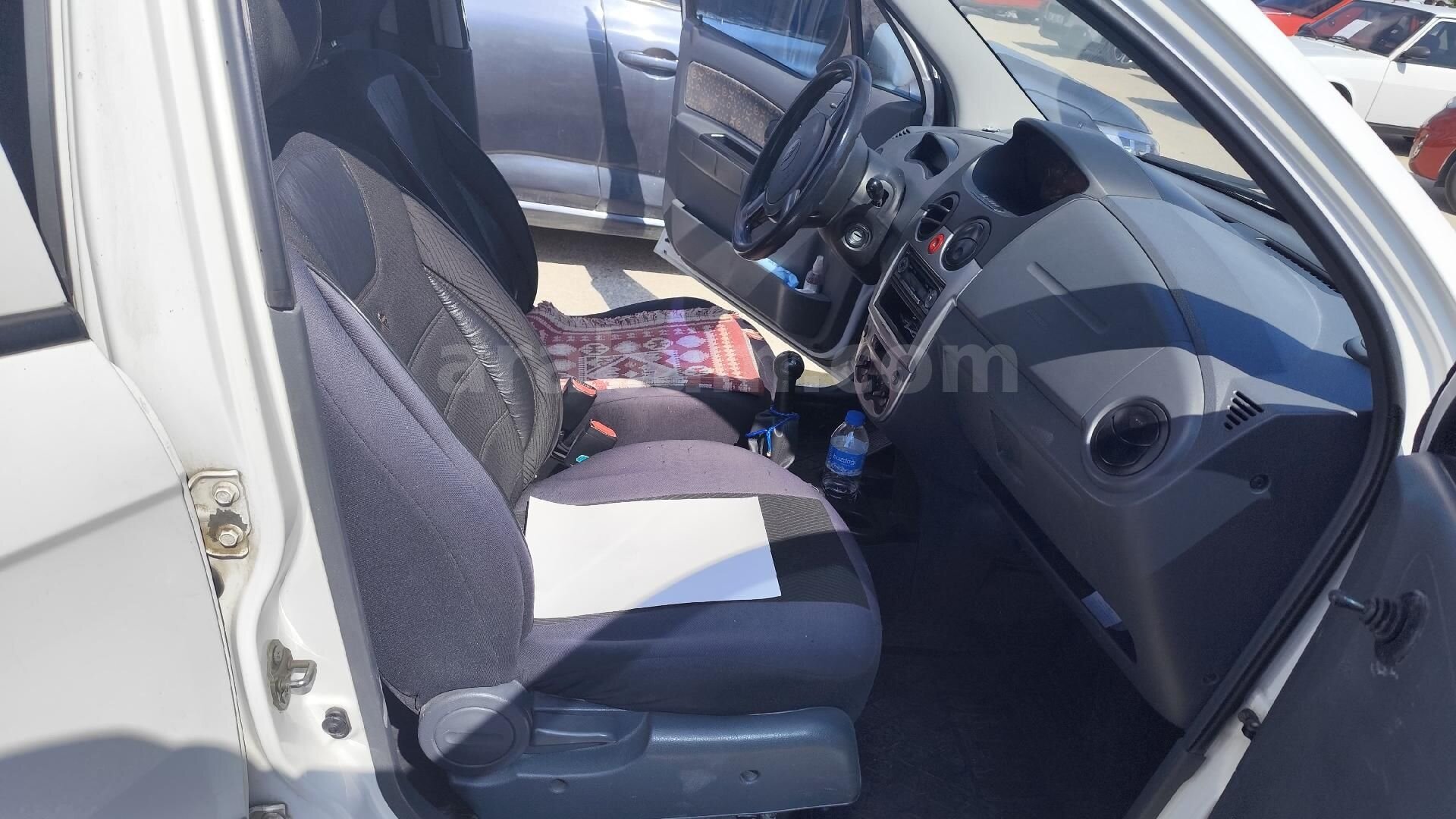 Sahibinden Chevrolet Spark 1.0 SE 2005 Model Eskişehir 220.000 km Beyaz 3